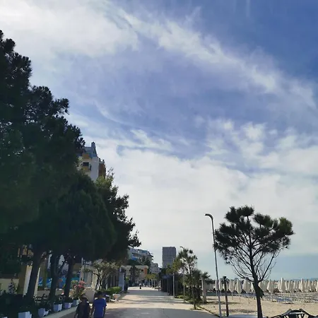 Luna Mare Durrës